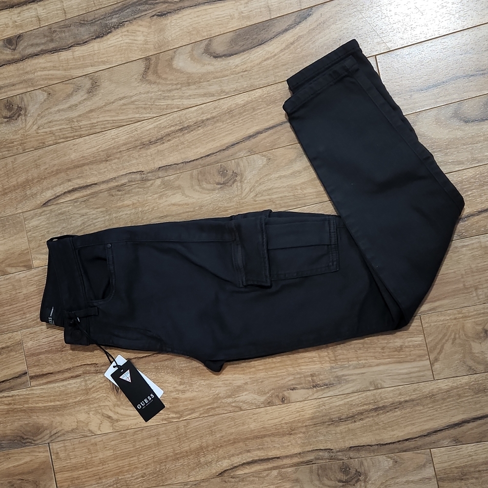 GUESS 1981 cargo skinny size 24